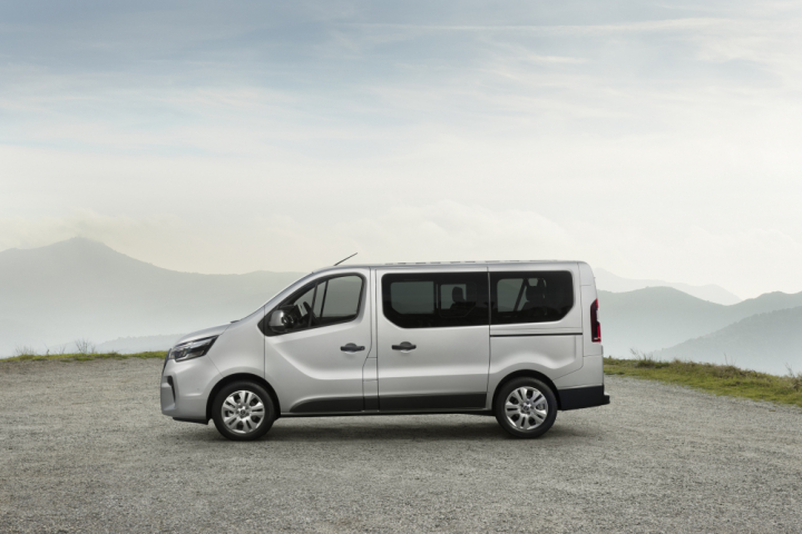 NISSAN Primastar Combi Gris - Vue Côté Gauche